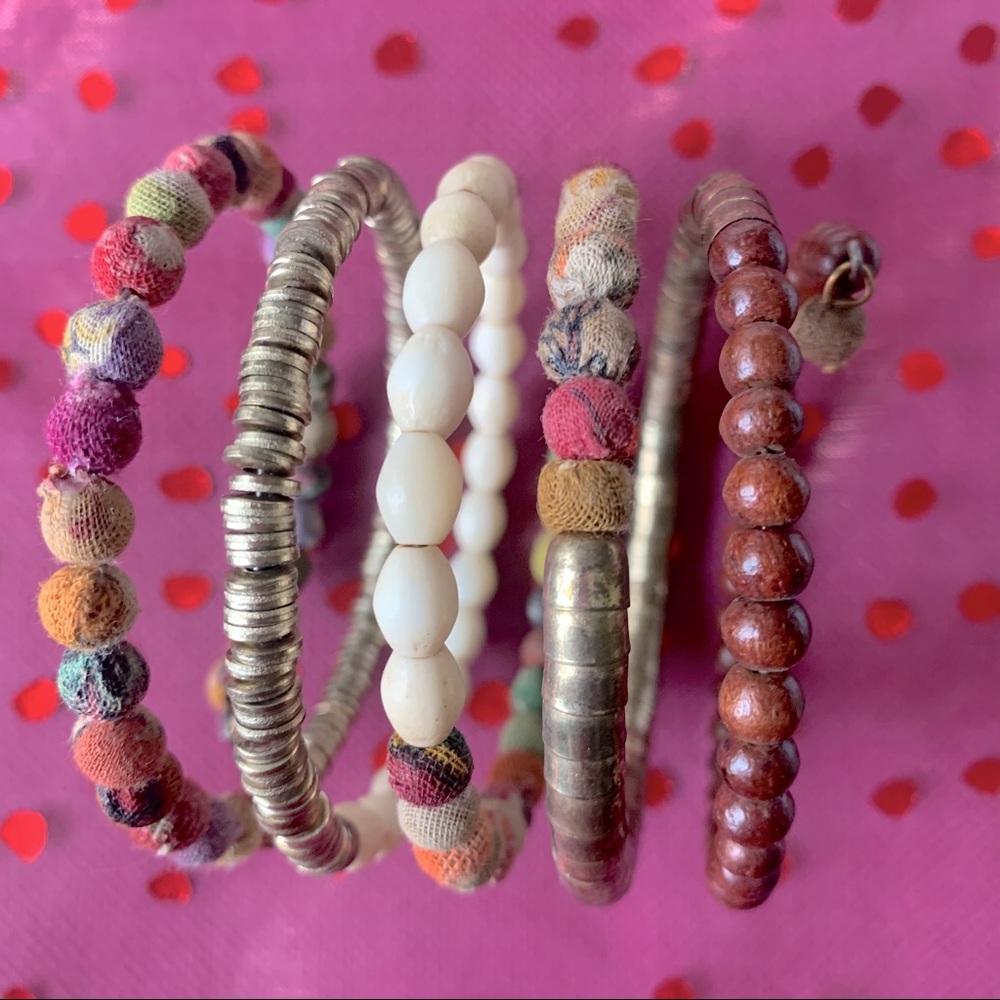 Metal and beaded spiral multicolored bracelet - Picture 2 of 4